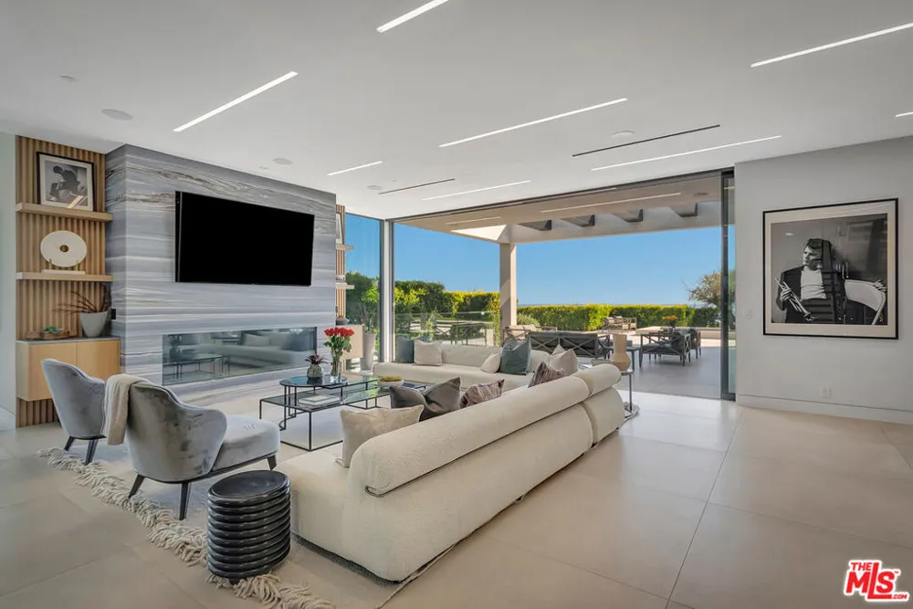 23917 Malibu Road Malibu, CA 90265