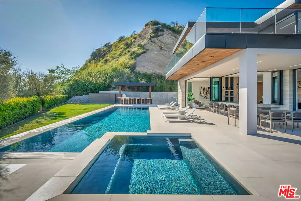 23917 Malibu Road Malibu, CA 90265