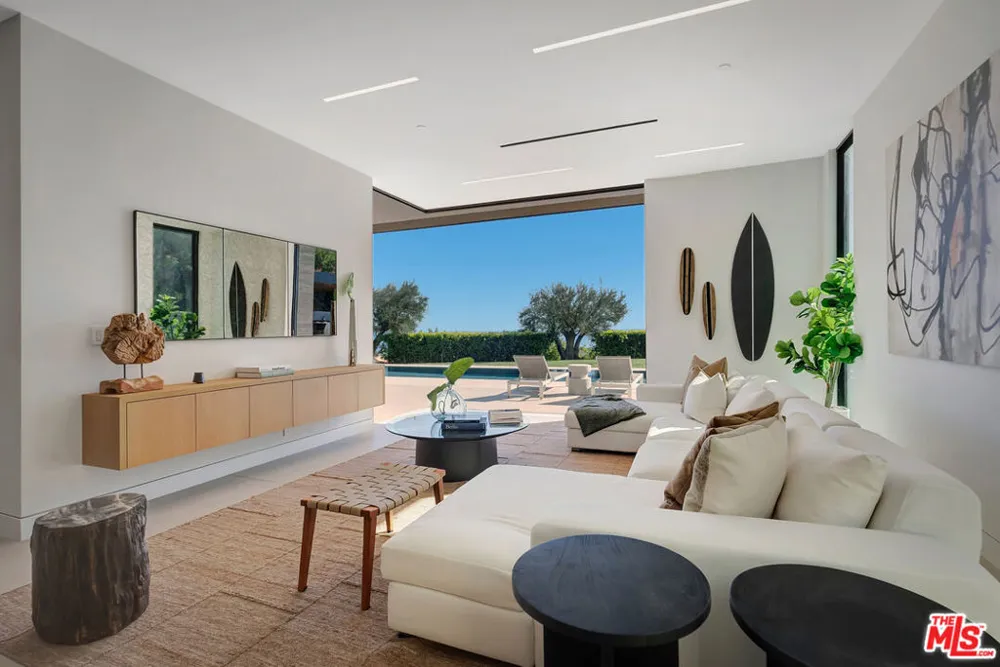 23917 Malibu Road Malibu, CA 90265