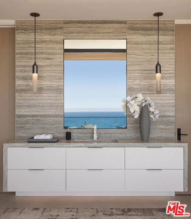 23917 Malibu Road Malibu, CA 90265