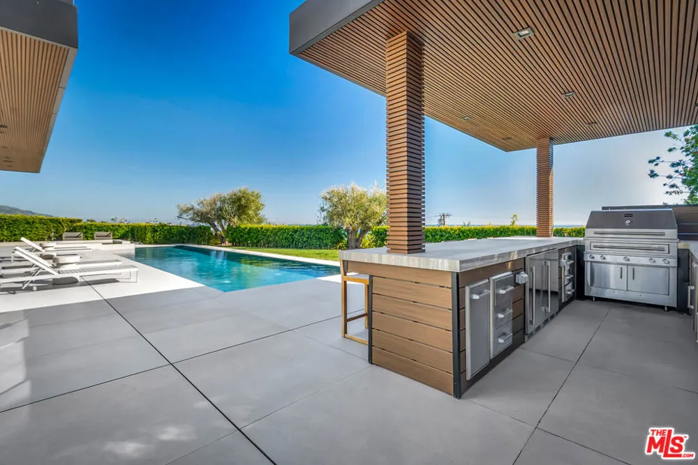 23917 Malibu Road Malibu, CA 90265