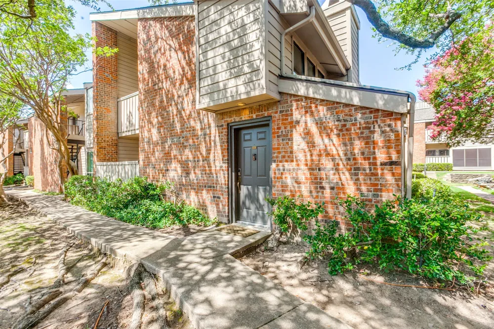 9600 Royal Lane #201