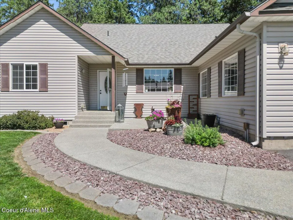 32595 1st Avenue Spirit Lake, ID 83869