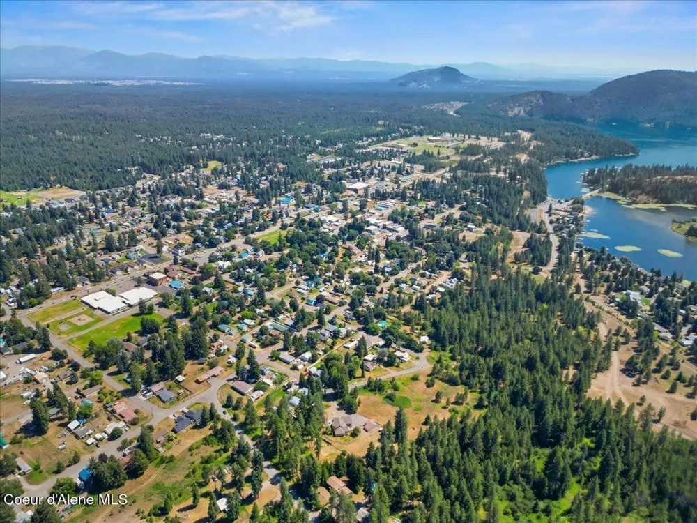 32595 1st Avenue Spirit Lake, ID 83869