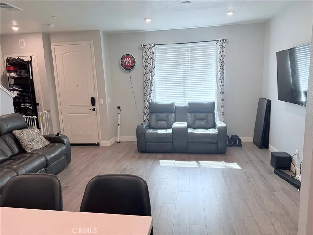 425 Beechwood Rialto, CA 92376