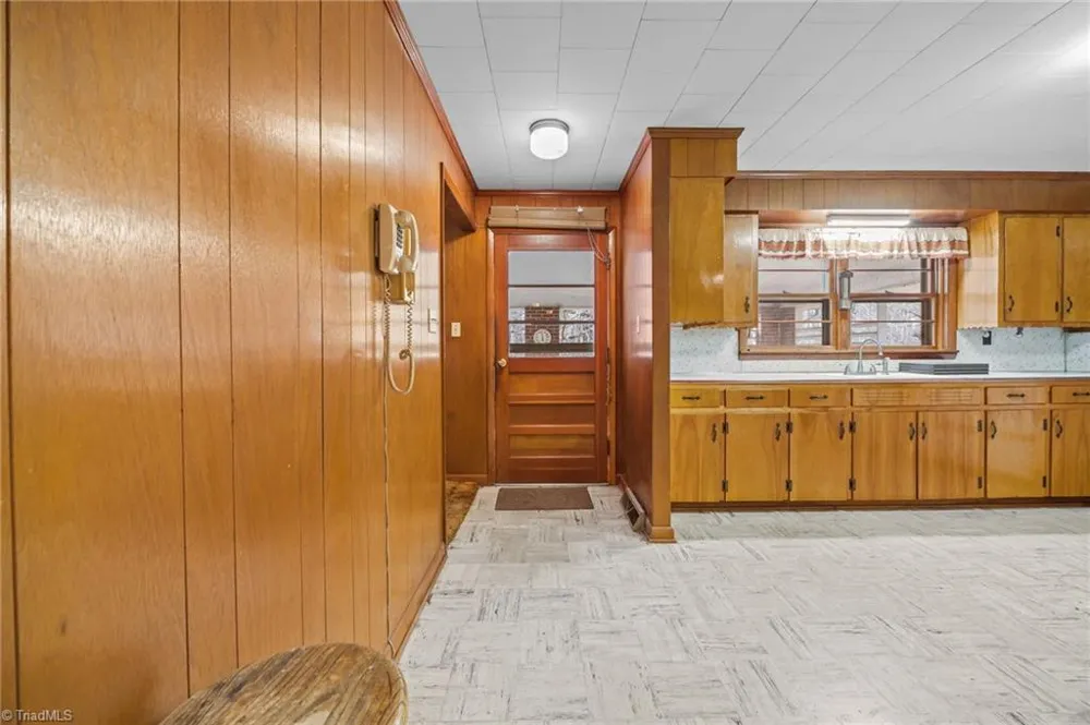 806 7th Avenue Mayodan, NC 27027