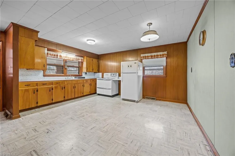 806 7th Avenue Mayodan, NC 27027