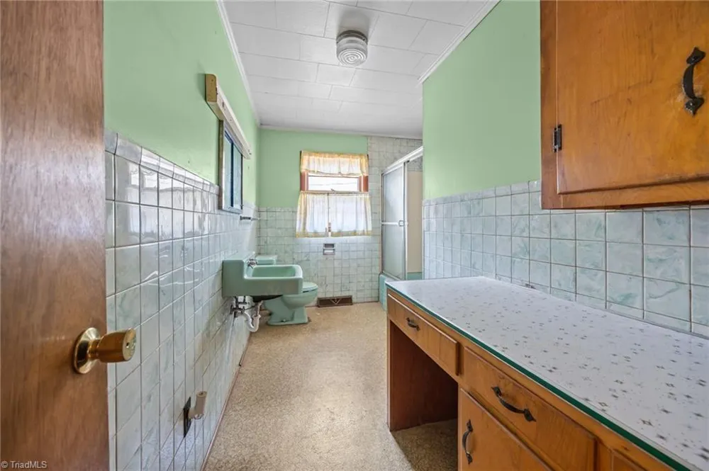 806 7th Avenue Mayodan, NC 27027