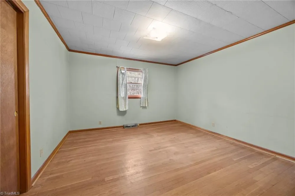 806 7th Avenue Mayodan, NC 27027