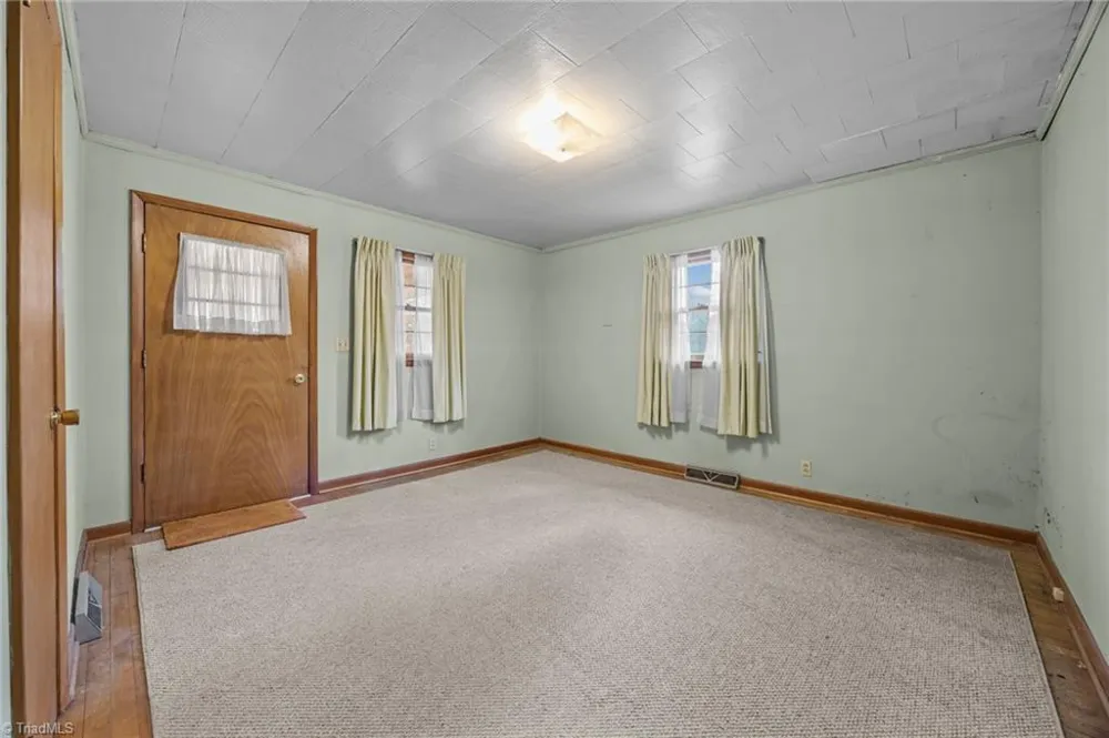 806 7th Avenue Mayodan, NC 27027