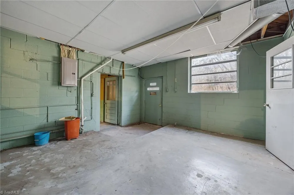 806 7th Avenue Mayodan, NC 27027