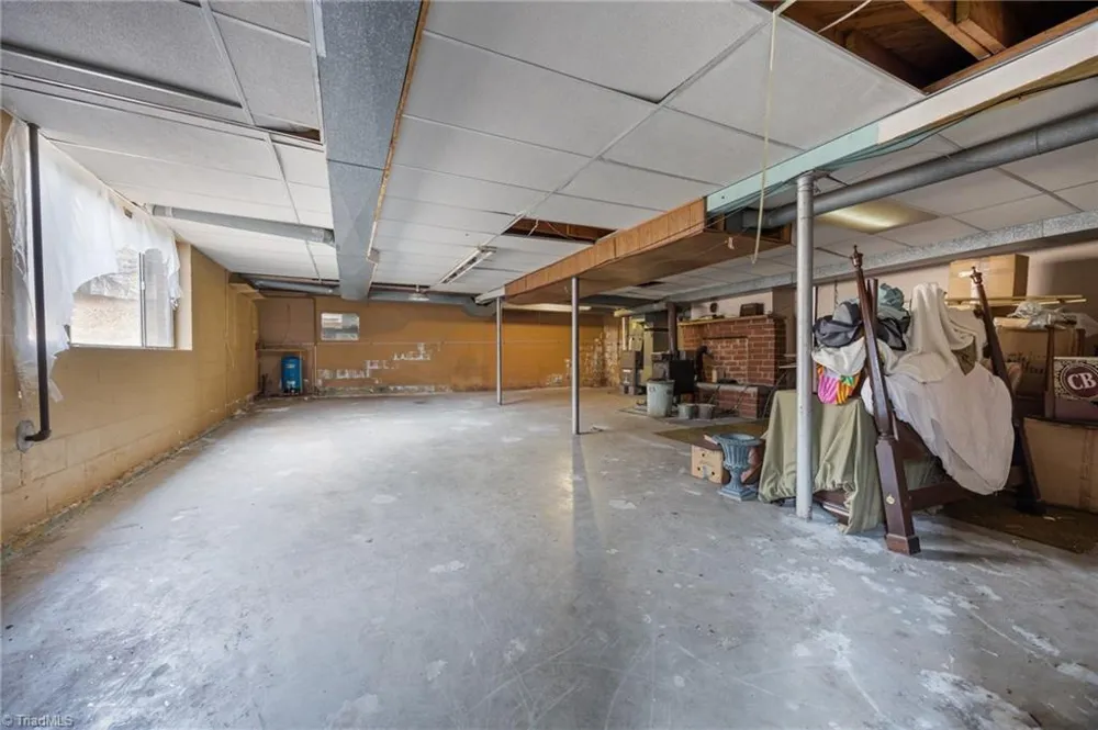 806 7th Avenue Mayodan, NC 27027