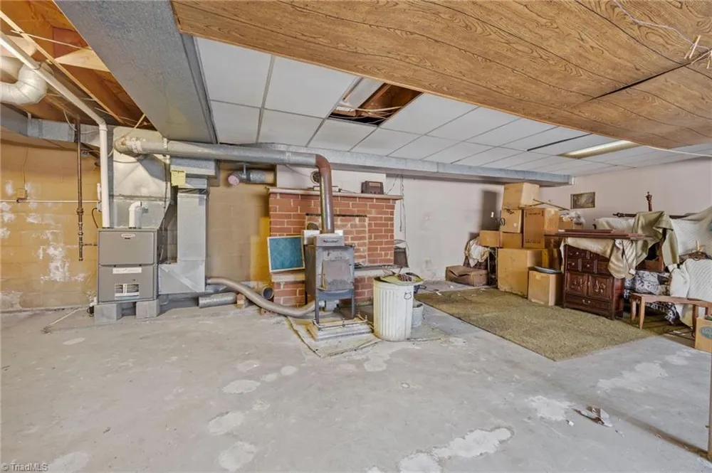 806 7th Avenue Mayodan, NC 27027