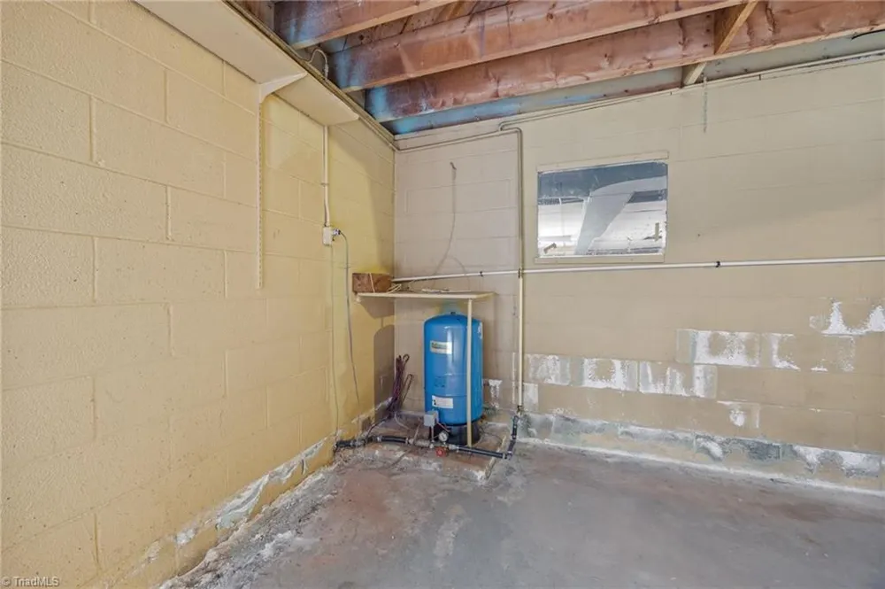806 7th Avenue Mayodan, NC 27027