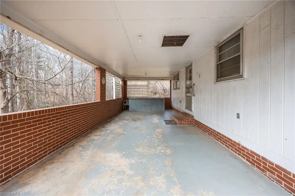 806 7th Avenue Mayodan, NC 27027