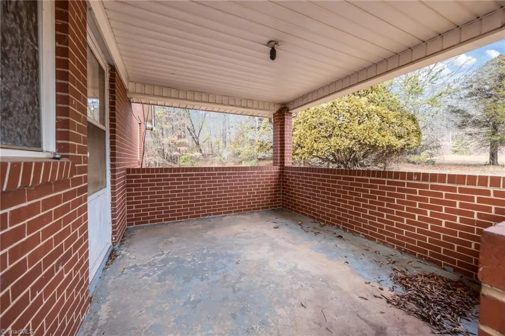 806 7th Avenue Mayodan, NC 27027