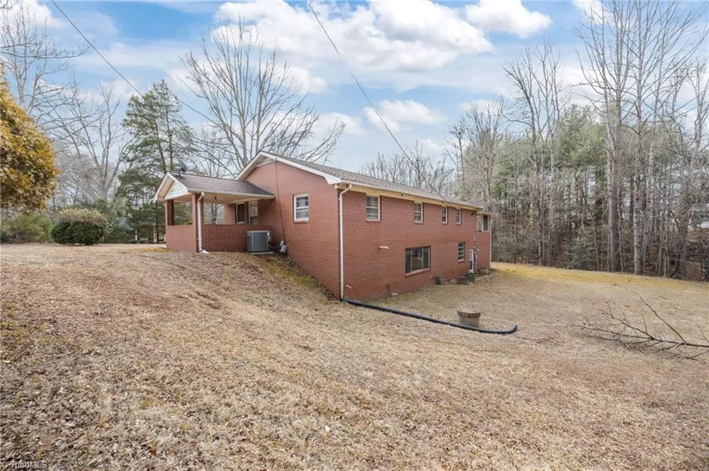 806 7th Avenue Mayodan, NC 27027