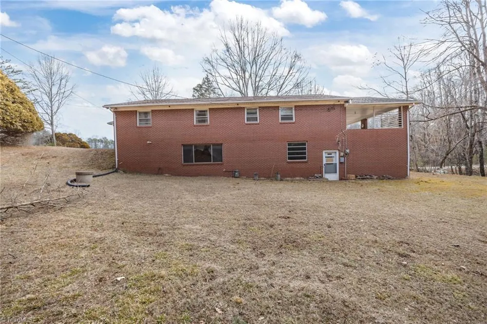 806 7th Avenue Mayodan, NC 27027