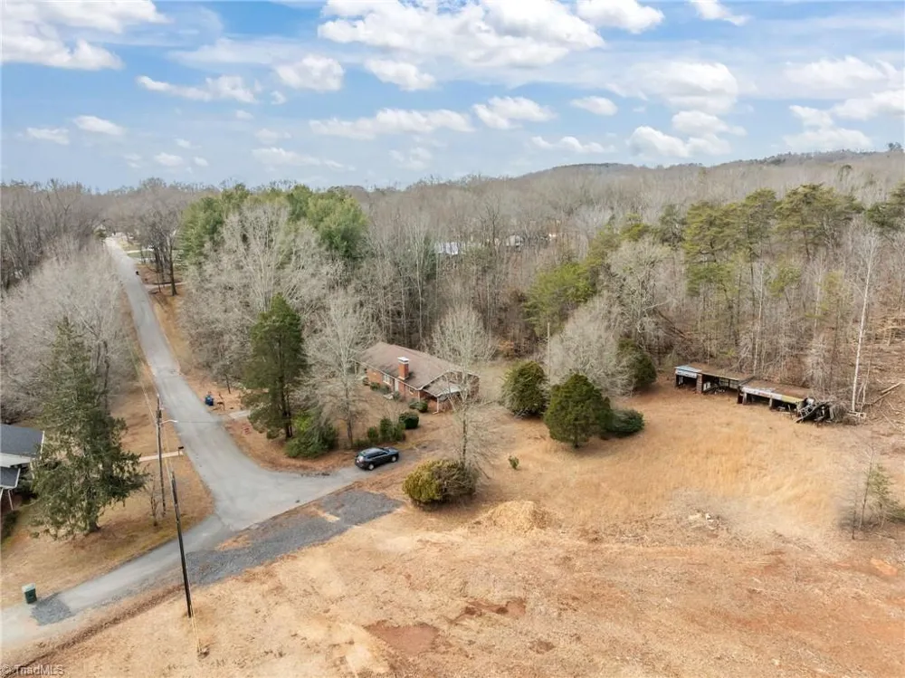 806 7th Avenue Mayodan, NC 27027