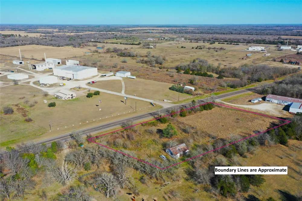 1585 W Highway 84 Mexia, TX 76667