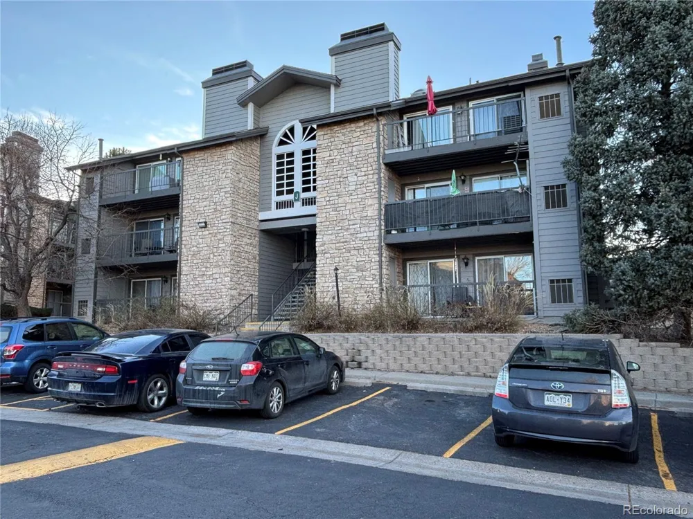 2575 S Syracuse Way #J102