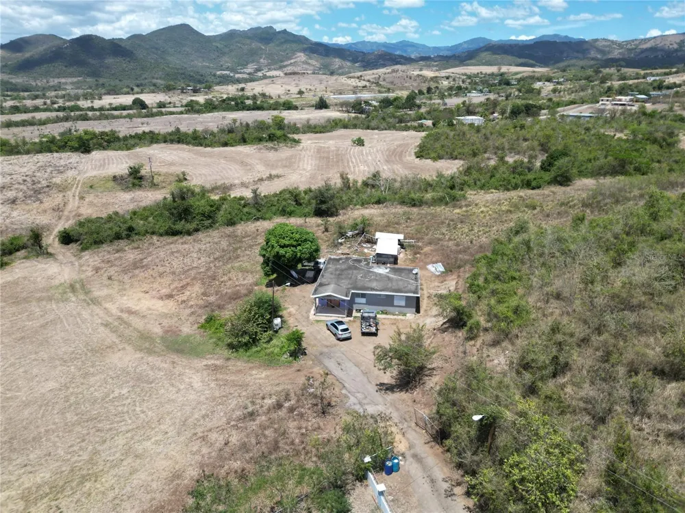 14 LOS LLANOS WARD Coamo, PR 00769