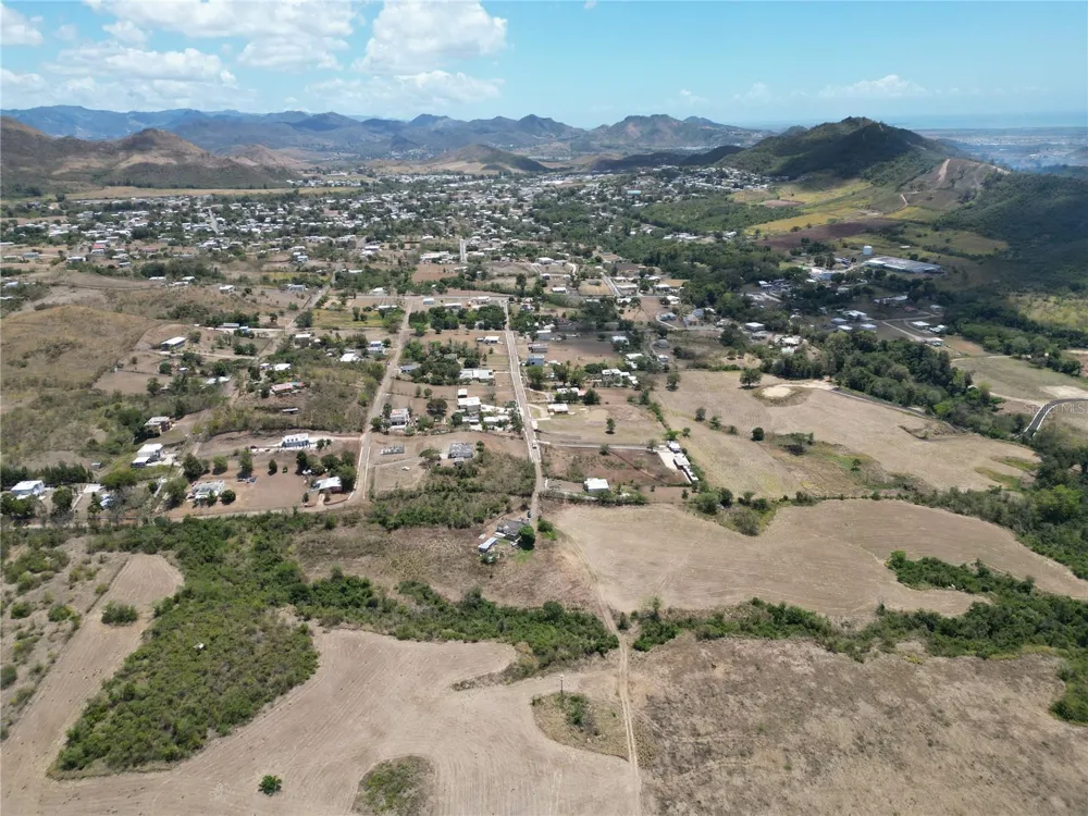 14 LOS LLANOS WARD Coamo, PR 00769