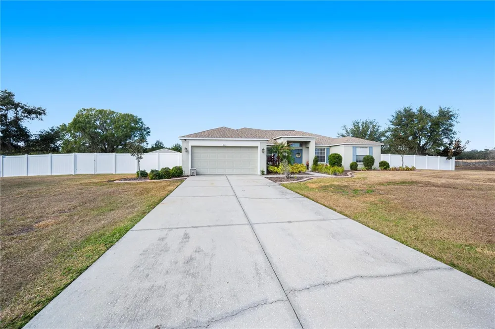 4403 AVONDALE GROVES STREET Plant City, FL 33567