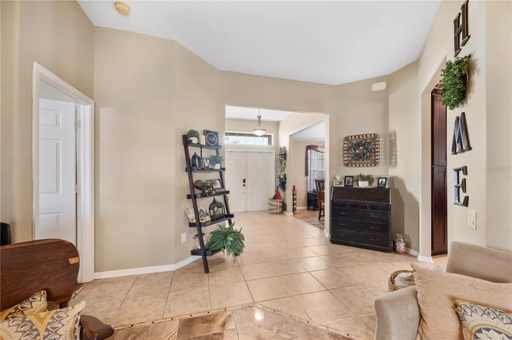 4403 AVONDALE GROVES STREET Plant City, FL 33567