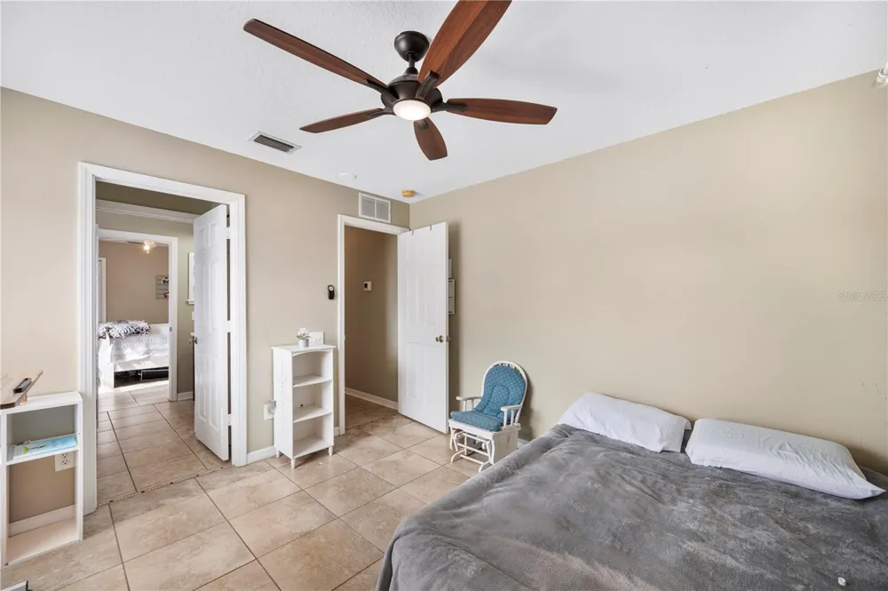 4403 AVONDALE GROVES STREET Plant City, FL 33567