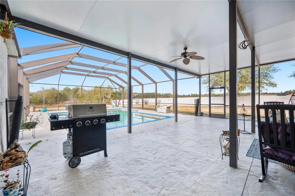 4403 AVONDALE GROVES STREET Plant City, FL 33567