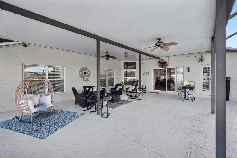 4403 AVONDALE GROVES STREET Plant City, FL 33567