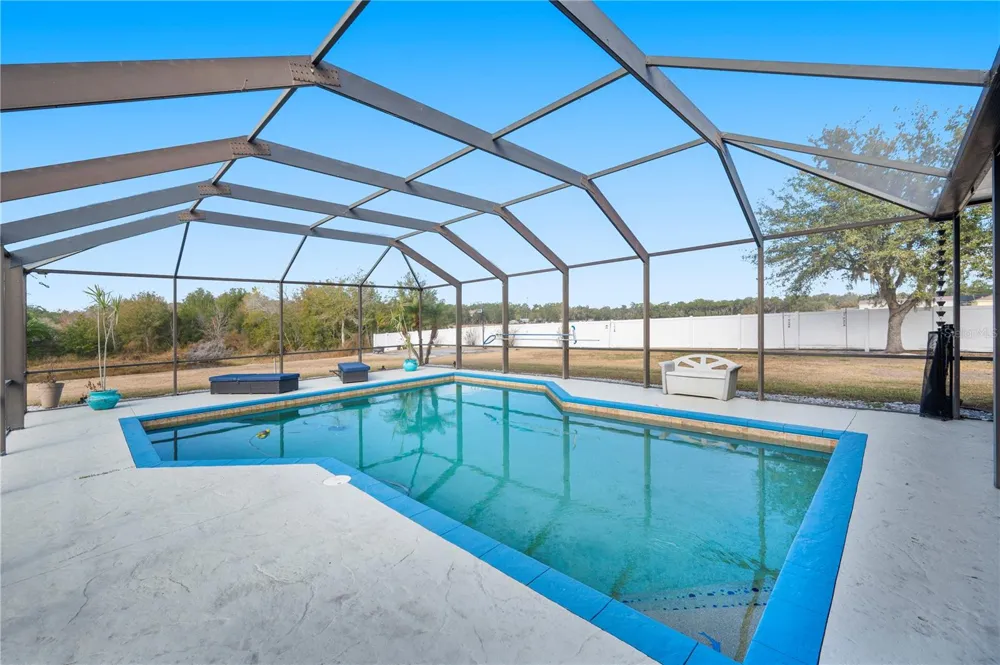 4403 AVONDALE GROVES STREET Plant City, FL 33567