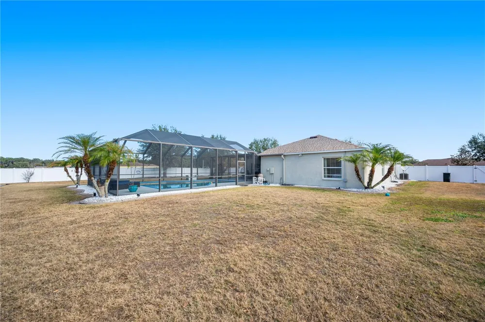 4403 AVONDALE GROVES STREET Plant City, FL 33567