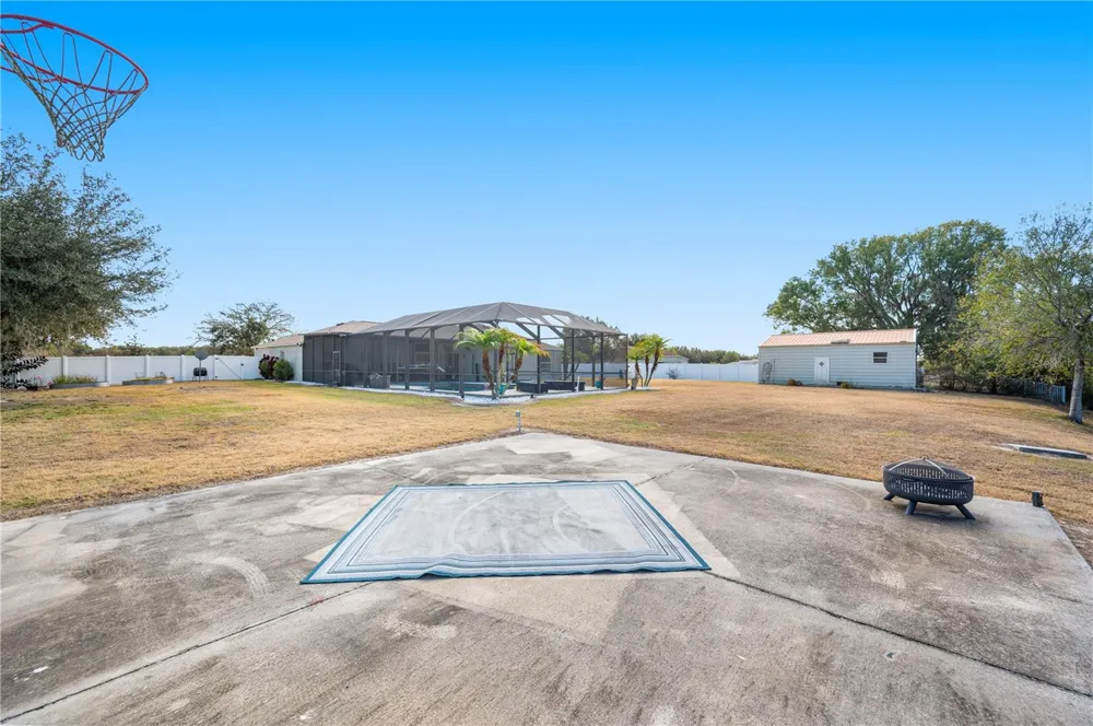 4403 AVONDALE GROVES STREET Plant City, FL 33567