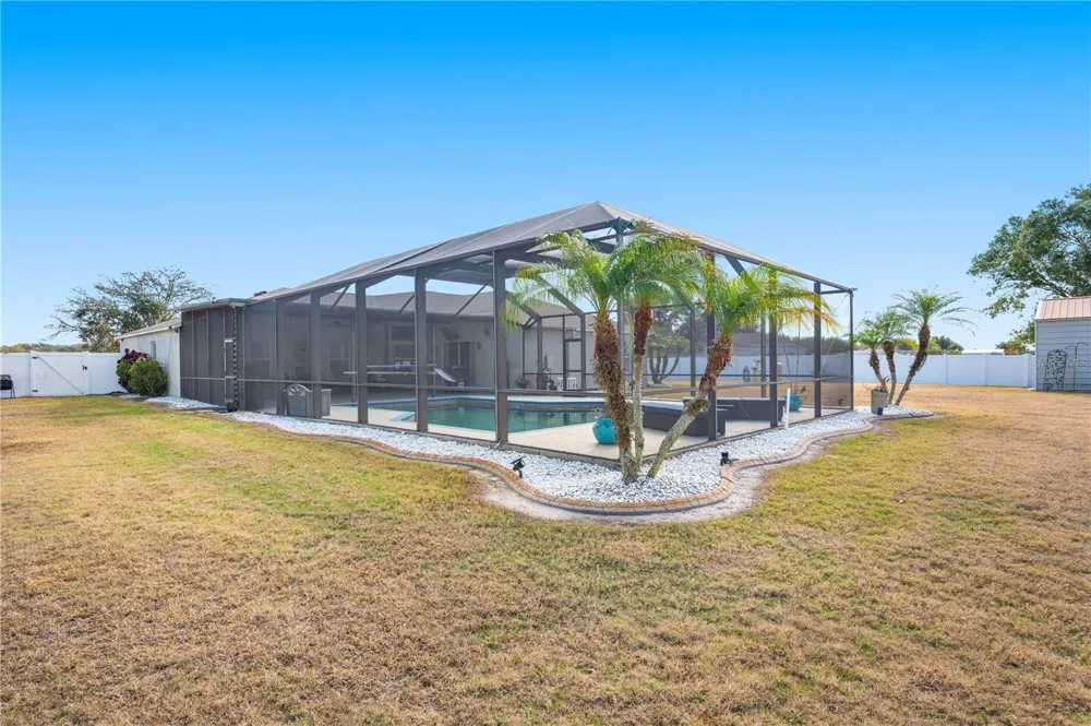 4403 AVONDALE GROVES STREET Plant City, FL 33567