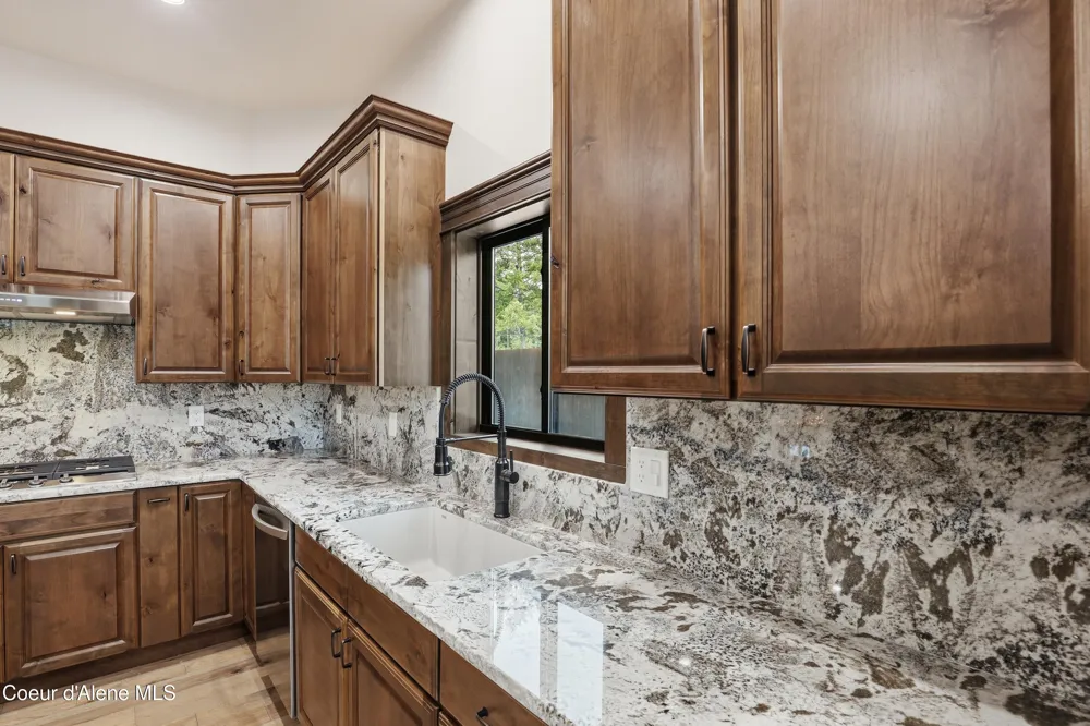 216 Mara MDWS Athol, ID 83801