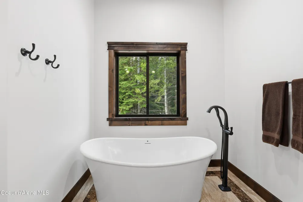 216 Mara MDWS Athol, ID 83801