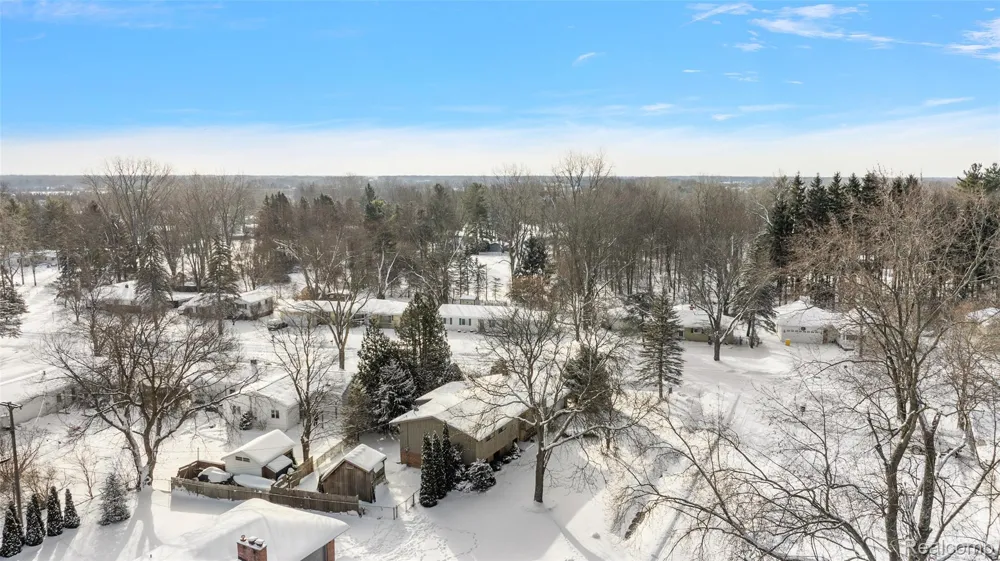 7427 Emerson Washington Township, MI 48094