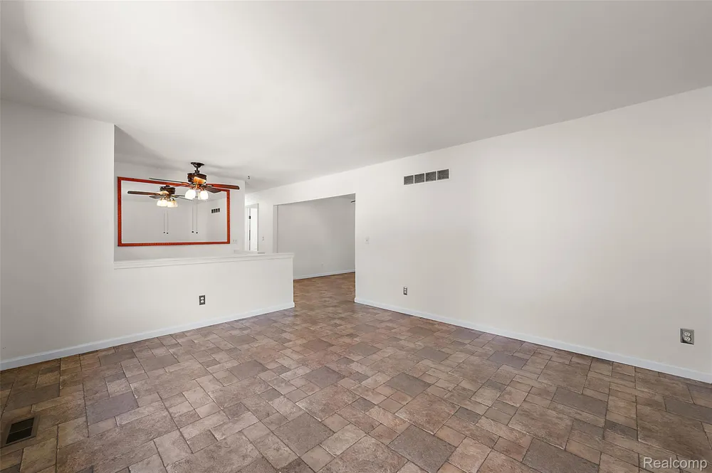 7427 Emerson Washington Township, MI 48094