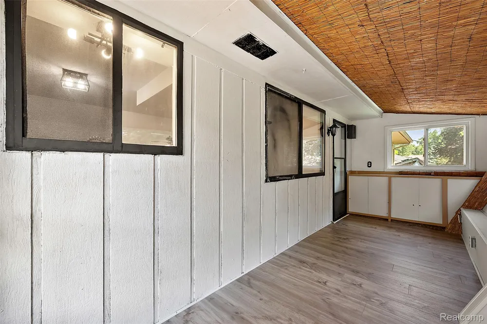 7427 Emerson Washington Township, MI 48094