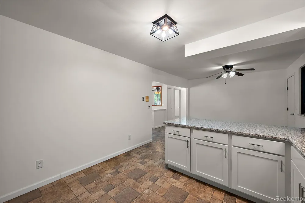 7427 Emerson Washington Township, MI 48094