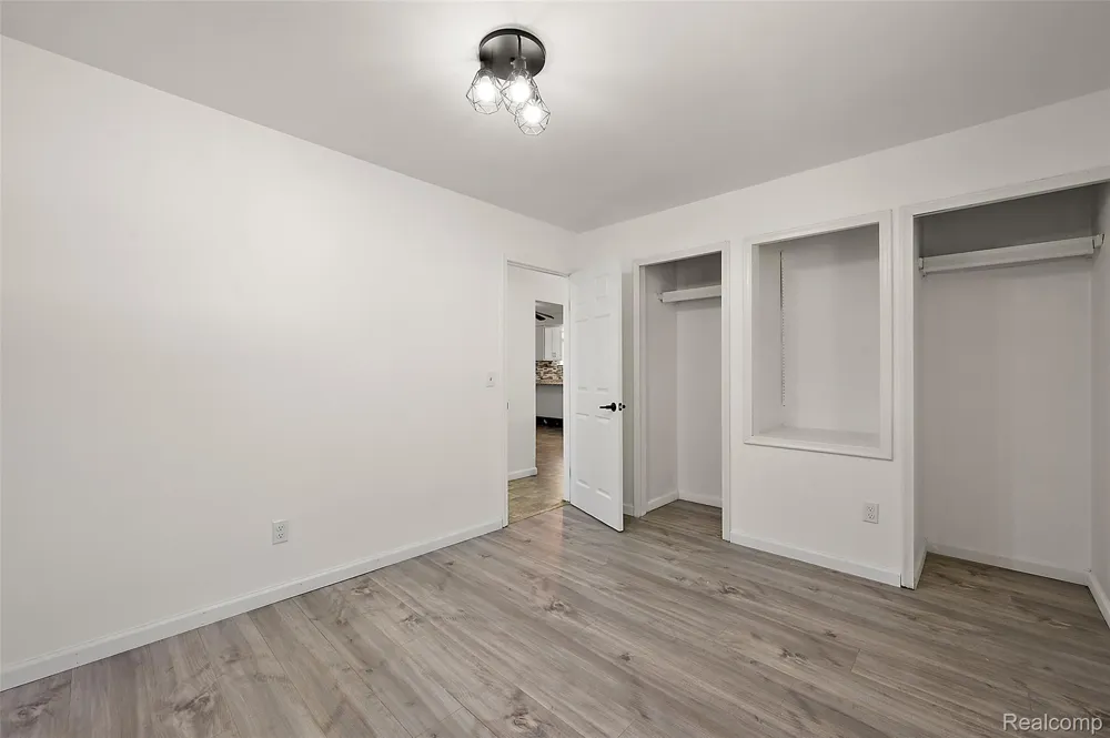 7427 Emerson Washington Township, MI 48094