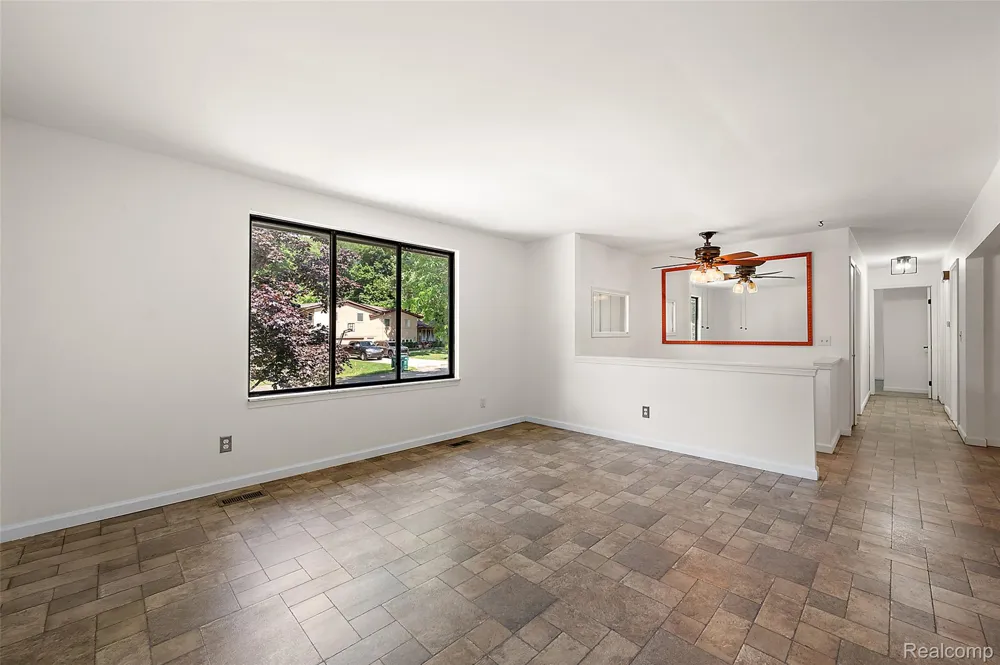 7427 Emerson Washington Township, MI 48094