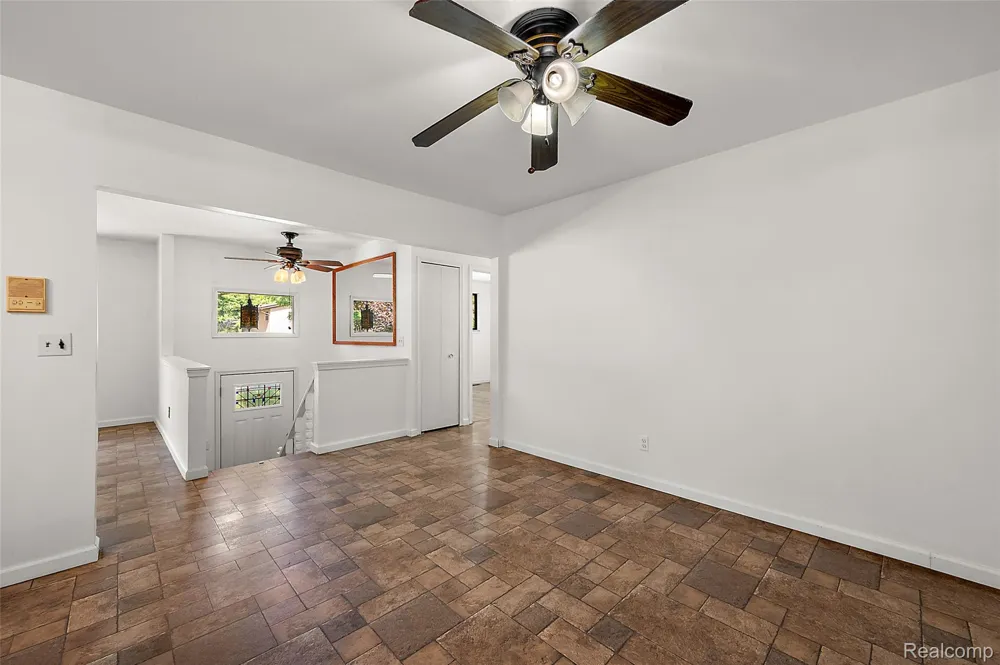 7427 Emerson Washington Township, MI 48094