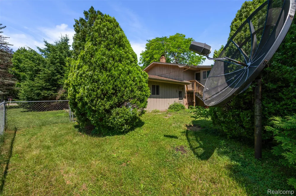 7427 Emerson Washington Township, MI 48094