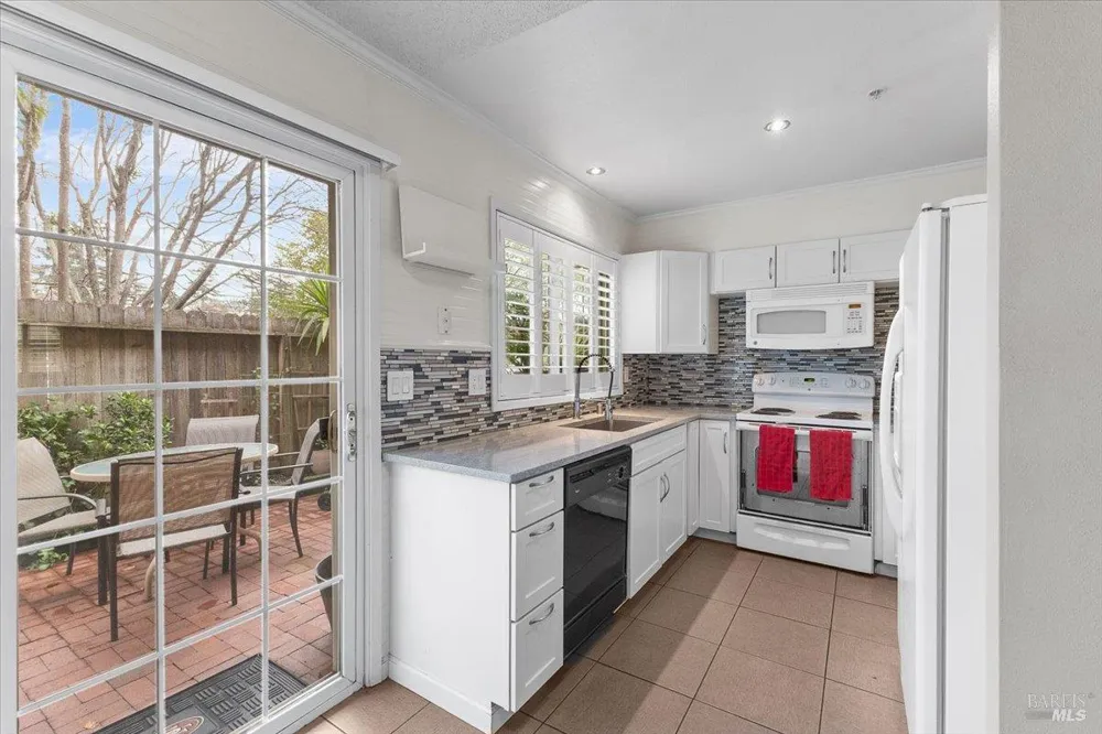 1003 Golf Course Drive Rohnert Park, CA 94928