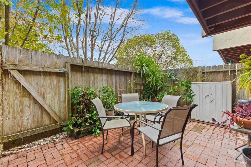 1003 Golf Course Drive Rohnert Park, CA 94928