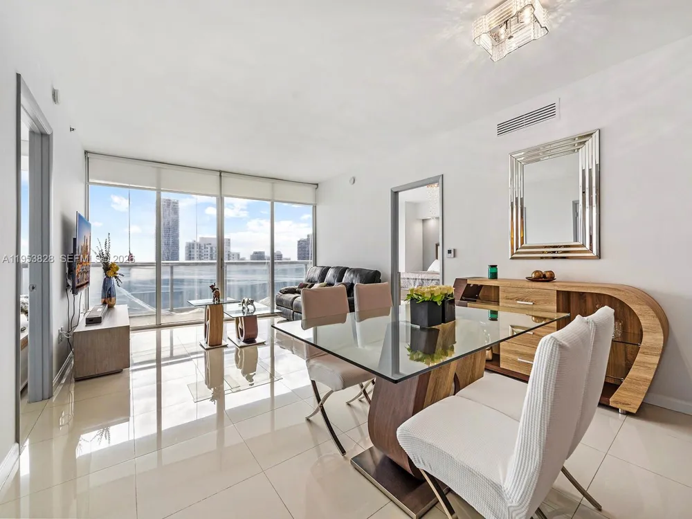 495 Brickell Ave #5203