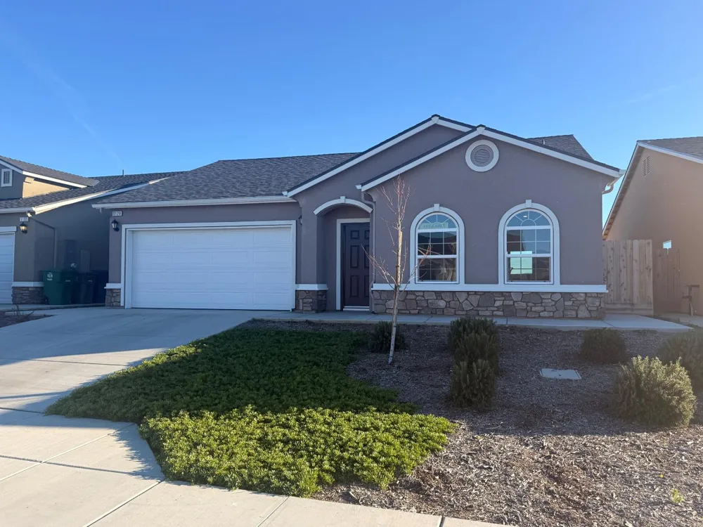 1105 E Orange Street Avenal, CA 93204